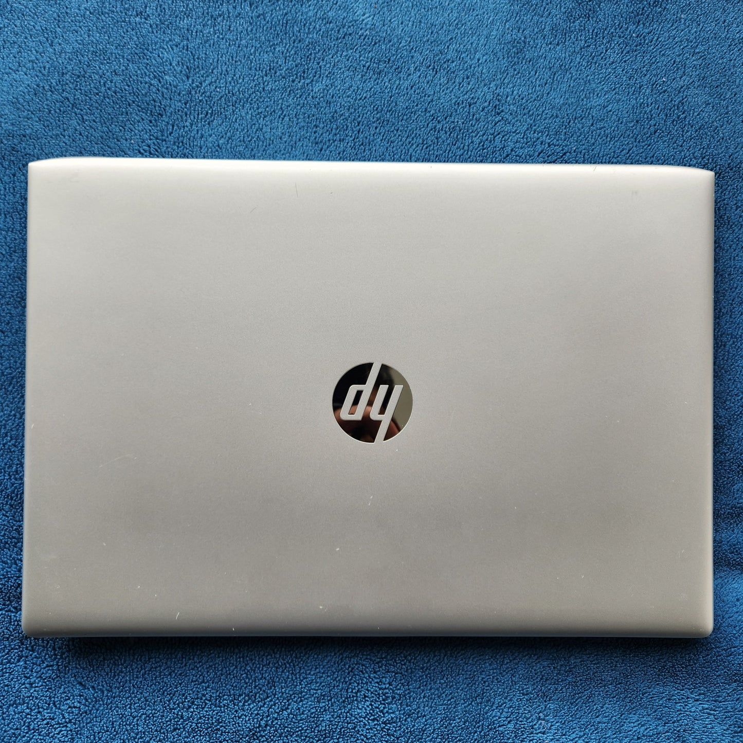 15.6" HD display (1366 x 768)