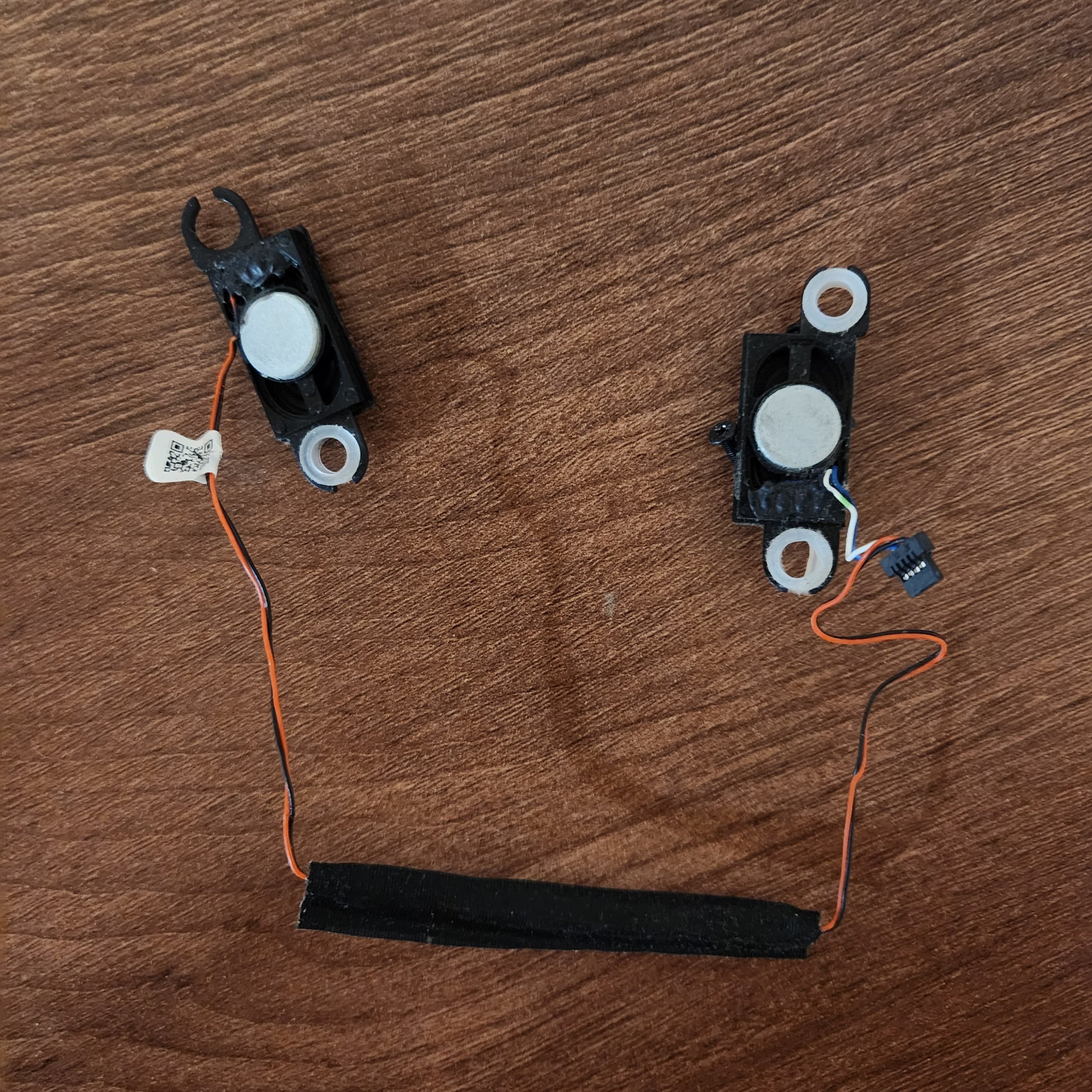 Internal stereo speakers