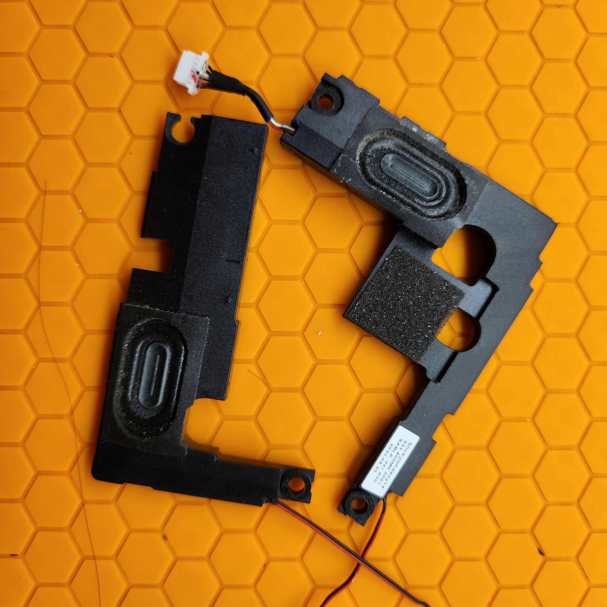 M45029-001  Speakers