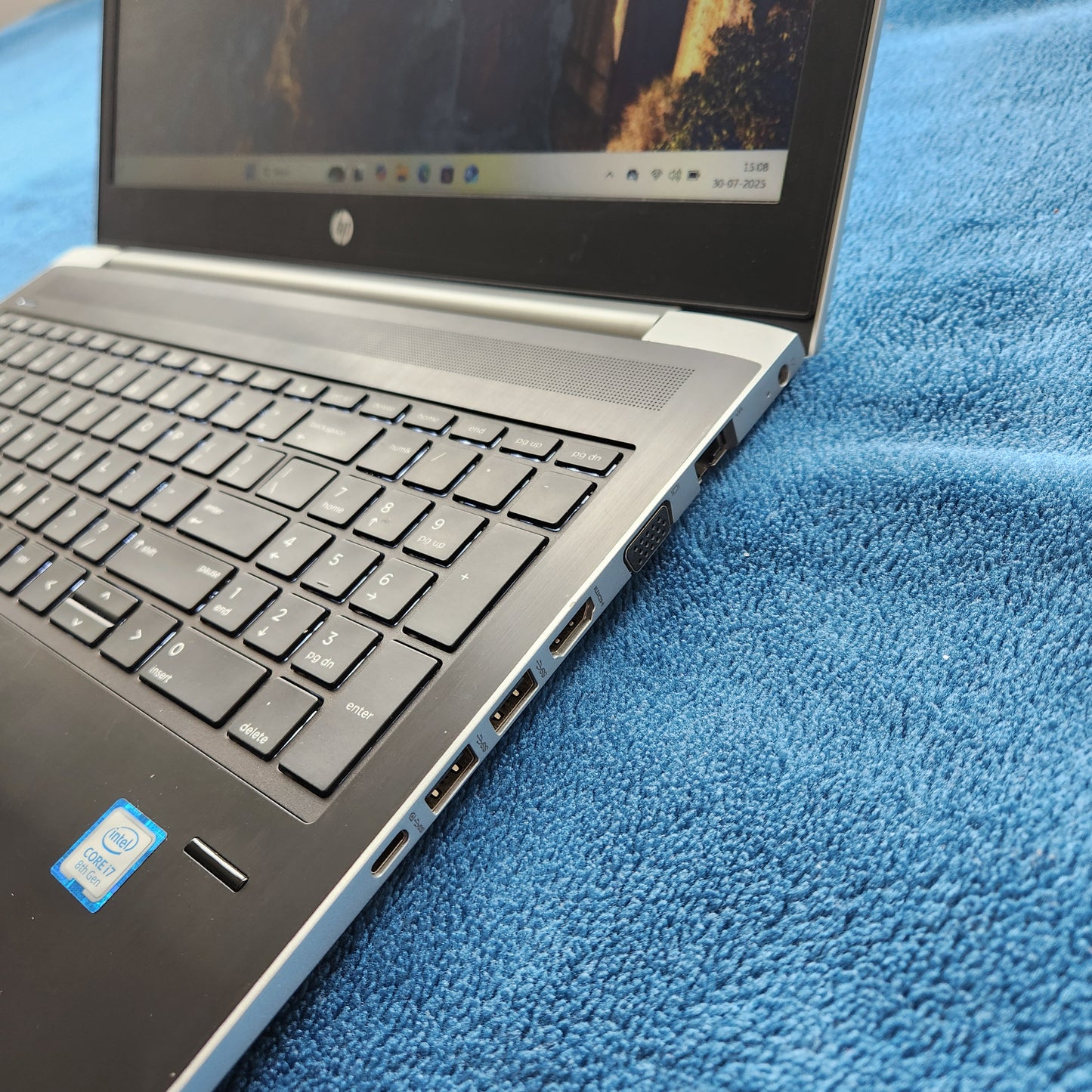  Nvidia® GeForce 930MX (2 GB)